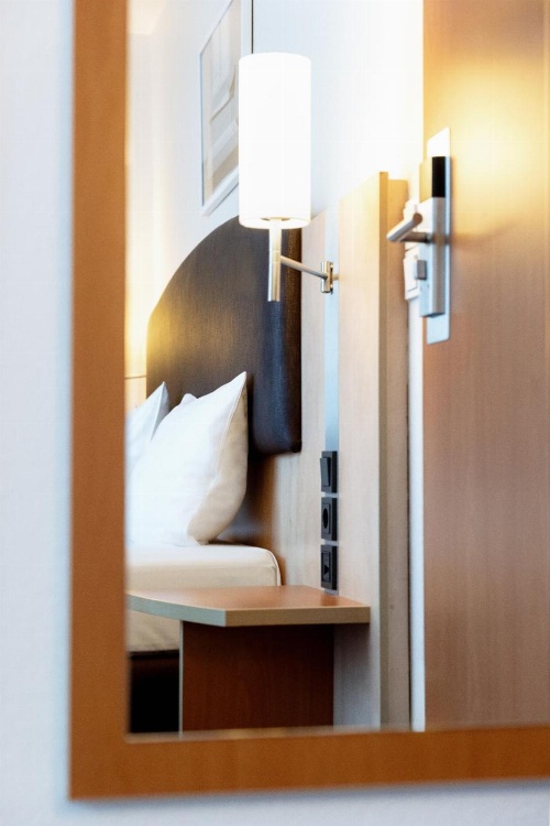 InterCityHotel Wien image 2