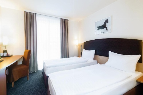 InterCityHotel Wien image 9